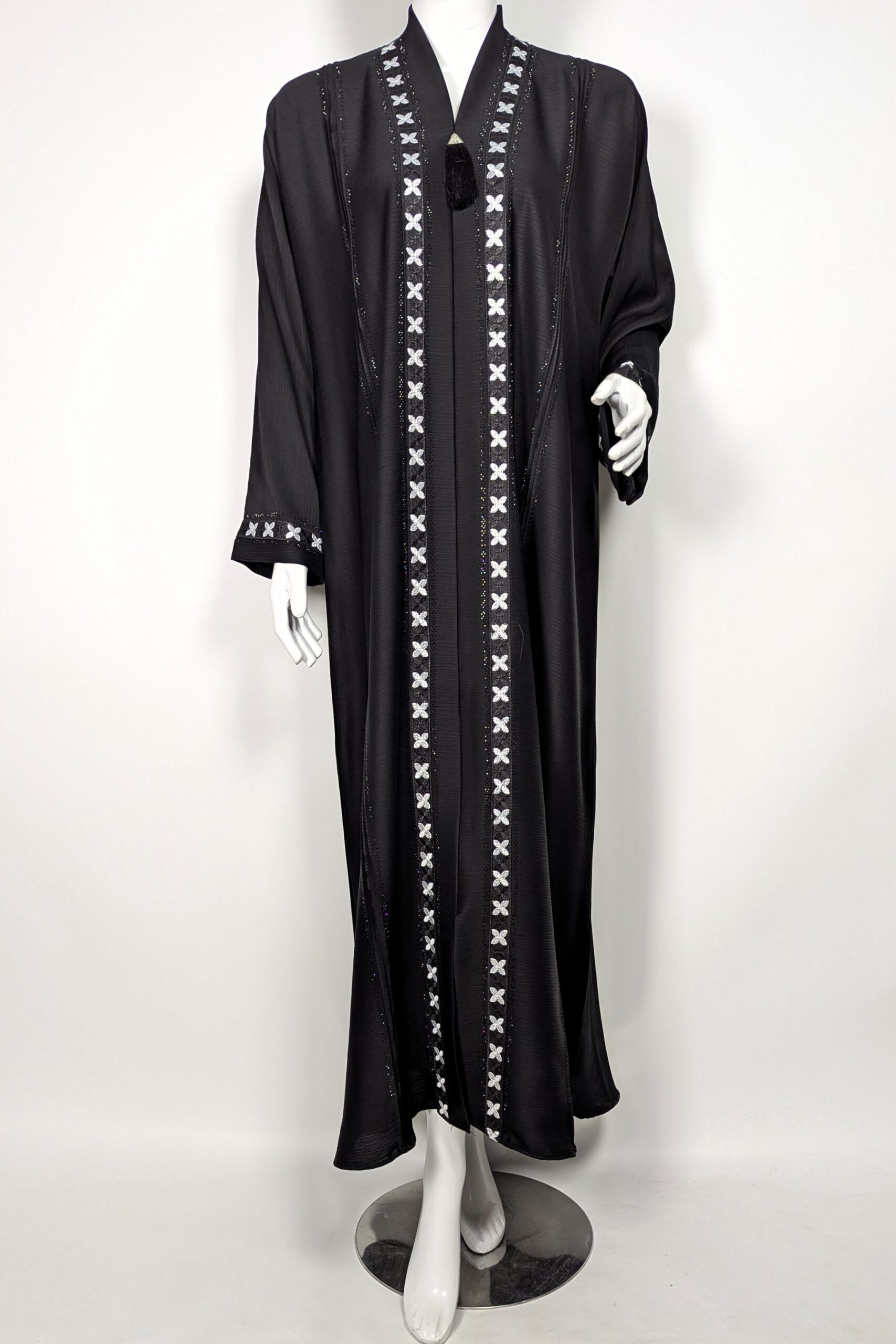 Zoom Nida abaya with embroidery -white